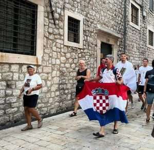 DUBROVNIK: Zlatnim vaterpolistima priređen doček ispred crkve Sv. Vlaha