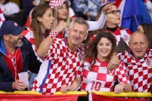 FOTO GALERIJA: Bečki stadion u hrvatskim bojama i navijačkim zastavama iz domovine i iseljeništva