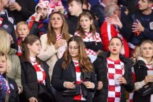 FOTO GALERIJA: Bečki stadion u hrvatskim bojama i navijačkim zastavama iz domovine i iseljeništva