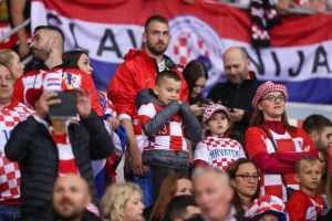 FOTO GALERIJA: Bečki stadion u hrvatskim bojama i navijačkim zastavama iz domovine i iseljeništva