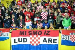 FOTO GALERIJA: Bečki stadion u hrvatskim bojama i navijačkim zastavama iz domovine i iseljeništva