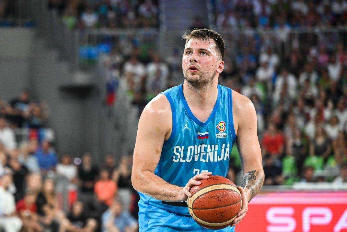 Luka Dončić u slovenskom dresu (ILUSTRACIJA) / Foto: Hina