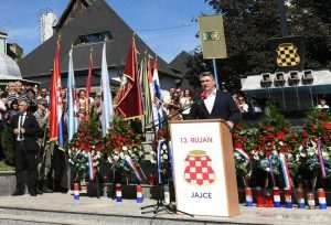 PREDSJEDNIK MILANOVIĆ NA OBILJEŽAVANJU 27. OBLJETNICE OSLOBAĐANJA JAJCA: Hrvatske snage HV-a i HVO-a oslobodile kraljevski grad Jajce milanovic jajce