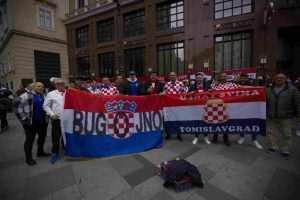 FOTO GALERIJA: Bečki stadion u hrvatskim bojama i navijačkim zastavama iz domovine i iseljeništva