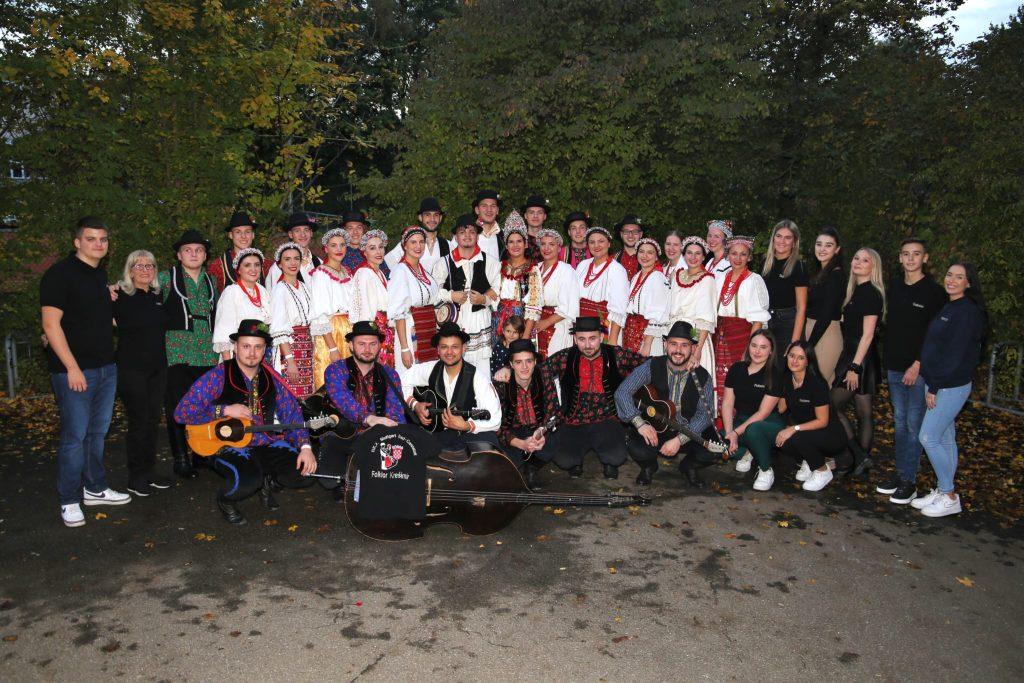 (FOTO) 8. SUSRET ČUVARA HRVATSKE ETNO BAŠTINE U FILDERSTADTU: Okupio se velik broj folkloraša