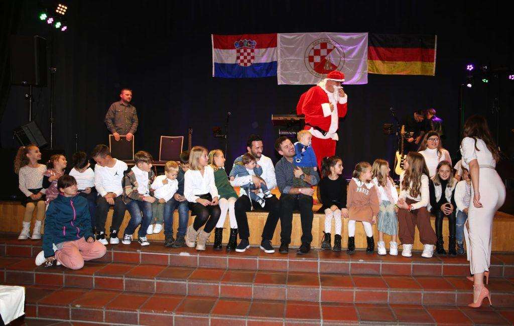 (FOTO i VIDEO) 3. BOŽIĆNA PROSLAVA SKV CROATIE ROTTENBURG: Domaćini uživali s gostima!