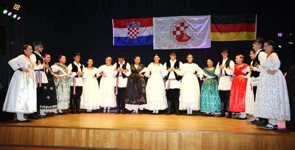 (FOTO i VIDEO) 3. BOŽIĆNA PROSLAVA SKV CROATIE ROTTENBURG: Domaćini uživali s gostima!