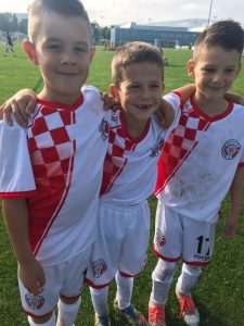 (FOTO) HRVATSKI NOGOMETNI KLUB IZ BASELA: Zajedništvo je jako važno, u Juniorskoj momčadi vlada obiteljska atmosfera, uz podršku roditelja i djece sve je moguće