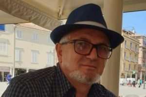 ISTINSKI PATRIOTI ILI PROMIŠLJENI IDIOT? Simbol podjela je sve više predmet podsmijeha sebe i države koju predstavlja ISTINSKI PATRIOTI ILI PROMIŠLJENI IDIOT? Simbol podjela je sve više predmet podsmijeha sebe i države koju predstavlja