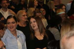 (FOTO) PRVA ADVENTSKA VEČER HRVATA U ŠVICARSKOJ: Publika se zabavljala uz Željka Bebeka, Slavonske lole i Marija Hrnjkaša (FOTO) PRVA ADVENTSKA VEČER HRVATA U ŠVICARSKOJ: Publika se zabavljala uz Željka Bebeka, Slavonske lole i Marija Hrnjkaša
