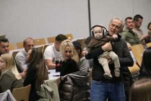(FOTO) PRVA ADVENTSKA VEČER HRVATA U ŠVICARSKOJ: Publika se zabavljala uz Željka Bebeka, Slavonske lole i Marija Hrnjkaša (FOTO) PRVA ADVENTSKA VEČER HRVATA U ŠVICARSKOJ: Publika se zabavljala uz Željka Bebeka, Slavonske lole i Marija Hrnjkaša