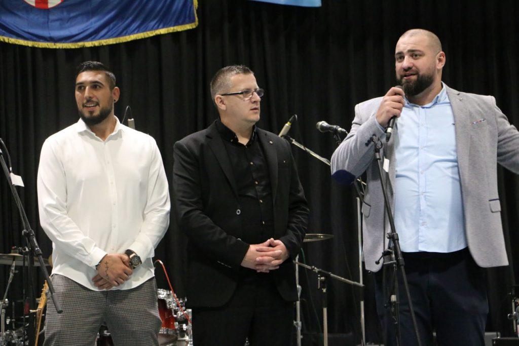 (FOTO) PRVA ADVENTSKA VEČER HRVATA U ŠVICARSKOJ: Publika se zabavljala uz Željka Bebeka, Slavonske lole i Marija Hrnjkaša (FOTO) PRVA ADVENTSKA VEČER HRVATA U ŠVICARSKOJ: Publika se zabavljala uz Željka Bebeka, Slavonske lole i Marija Hrnjkaša