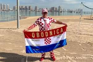 HRVATSKI NAVIJAČI PORUČUJU IZ KATRA: Vjerujemo kako će Hrvatska otići do samog kraja te da ćemo mi prepješačiti put od 4.903 kilometra od Dohe do Zagreba HRVATSKI NAVIJAČI PORUČUJU IZ KATRA: Vjerujemo kako će Hrvatska otići do samog kraja te da ćemo mi prepješačiti put od 4.903 kilometra od Dohe do Zagreba