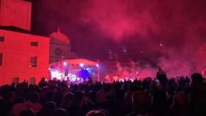(FOTO i VIDEO) ZADAR DOČEKAO SVOJU DICU: Dominik Livaković i Martin Erlić na Forumu