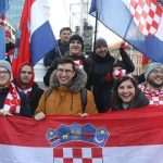 (FOTO) PONOSNI NA USPJEH VATRENIH: Trg bana Jelačića već pun navijača, počeo službeni program dočeka