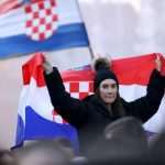 (FOTO) PONOSNI NA USPJEH VATRENIH: Trg bana Jelačića već pun navijača, počeo službeni program dočeka