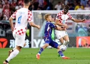 HRVATSKA NA KRILIMA LIVAKOVIĆA IZBORILA ČETVRTFINALE: Teška i dramatična utakmica protiv Japana odlučena jedanaestercima