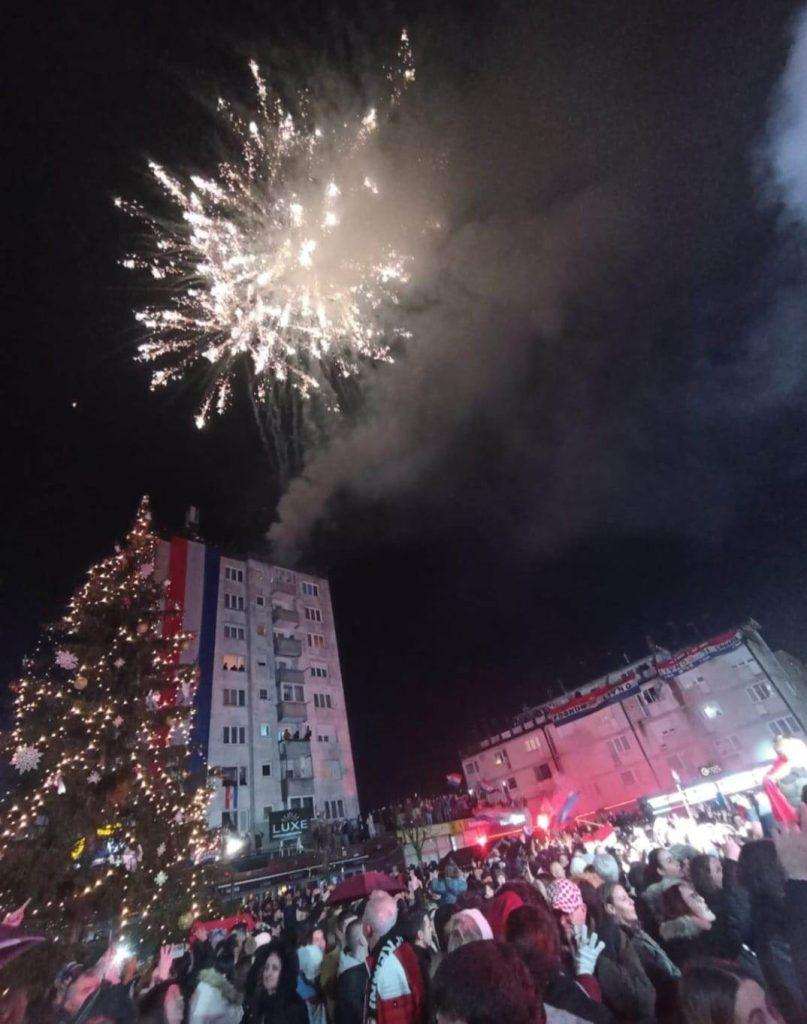 (VIDEO/FOTO) "NAJVEĆI HRVATSKI SIN": Tisuće Livnjaka dočekalo Dalića u njegovu rodnom gradu livno docek dalica