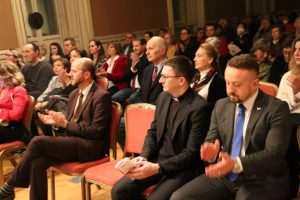 (FOTO) BOŽIĆNI KONCERT U RIMU: Hrvati, Talijani i Mađari uživali u izvedbama hrvatskih glazbenica (FOTO) BOŽIĆNI KONCERT U RIMU: Hrvati, Talijani i Mađari uživali u izvedbama hrvatskih glazbenica
