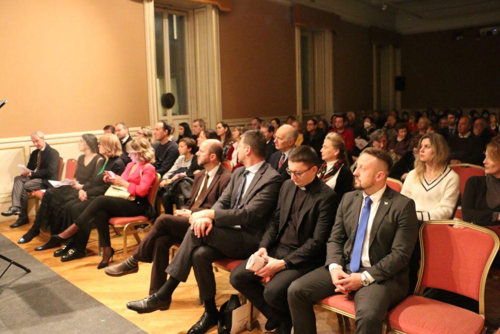 (FOTO) BOŽIĆNI KONCERT U RIMU: Hrvati, Talijani i Mađari uživali u izvedbama hrvatskih glazbenica (FOTO) BOŽIĆNI KONCERT U RIMU: Hrvati, Talijani i Mađari uživali u izvedbama hrvatskih glazbenica