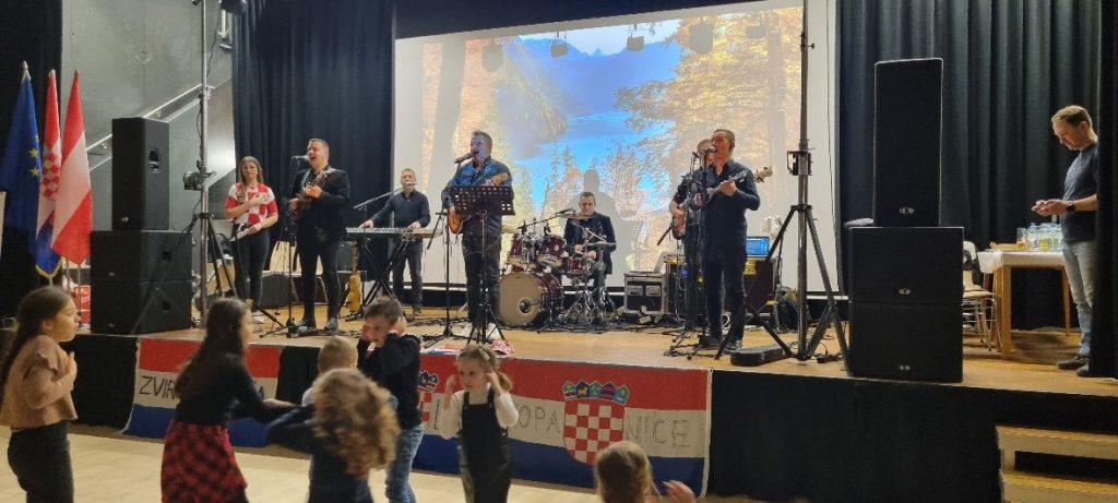 (FOTO) 3. NOĆ HRVATA U SALZBURGU: Gosti uživali u bogatom kulturno-zabavnom programu