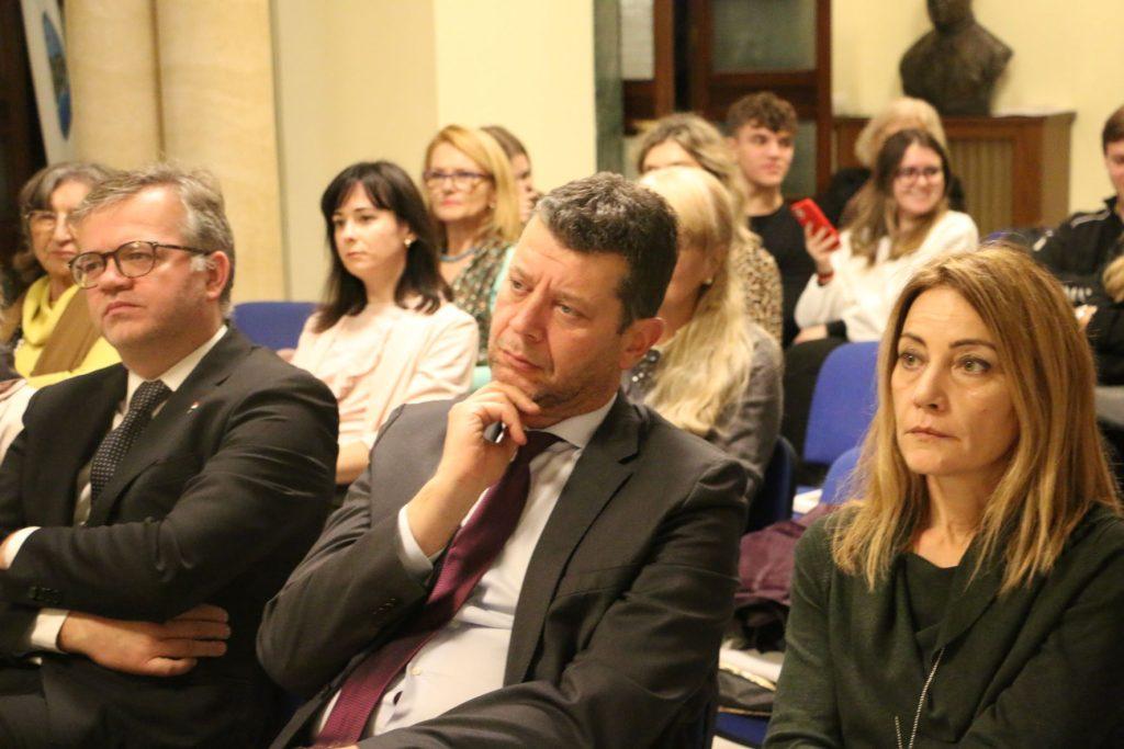 „POVEŽIMO ISELJENIŠTVO“ U RIMU: Mlada djevojka poslala značajnu poruku: Gdje mi mladi Hrvati pripadamo?