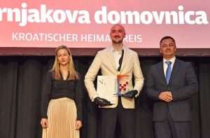 DOBITNICI VEČERNJAKOVE DOMOVNICE: U tuđoj zemlji i na tuđem jeziku nije lako započeti život, zato je ova nagrada veliko priznanje da smo uspjeli