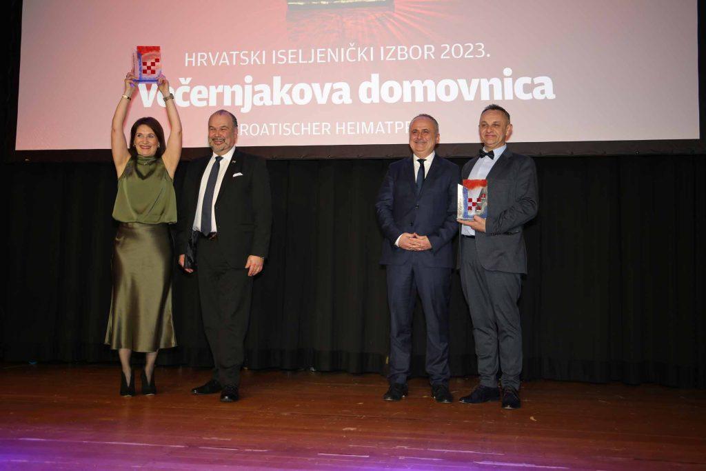 NIKOLINA GLAVAK I VESNA JOVIĆ IZ ŠVEDSKE: Hrvatsko društvo Velebit iz Göteborga je ponosno zbog nagrade Večernjakova domovnica