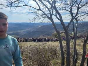 FOTO/VIDEO: Brojni vjernici pohodili Križni put na Humu