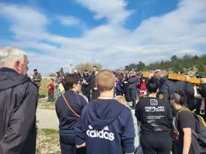 FOTO/VIDEO: Brojni vjernici pohodili Križni put na Humu