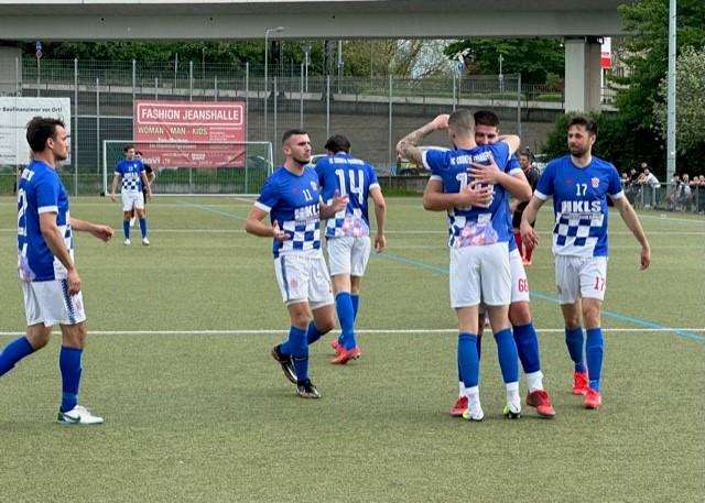 CROATIA FRANKFURT PONOVNO NA POBJEDNIČKOM KOLOSIJEKU: Momčad Kosova od težeg poraza spasio odlični vratar