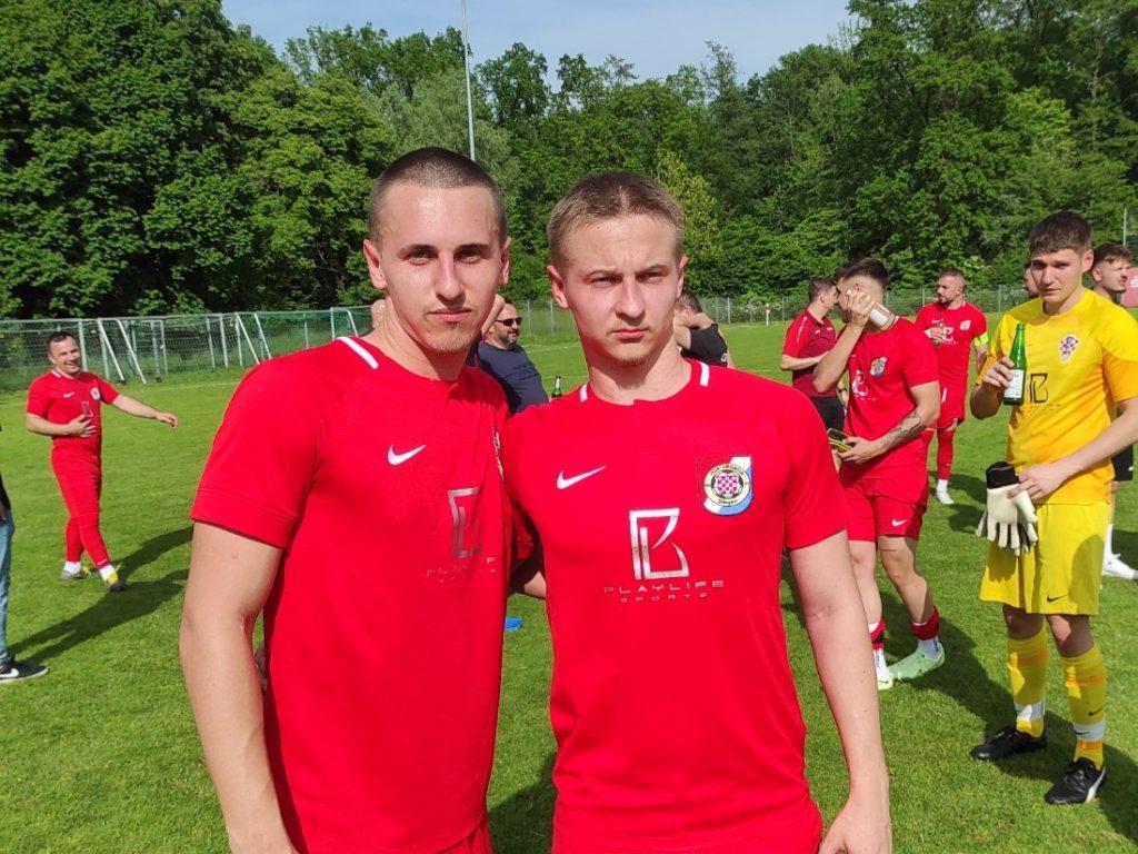 NAKON NEDJELJNE POBJEDE: Croatia Singen sve bliža osvajanju 2. mjesta koje osigurava doigravanje za ulazak u Kreisligu-A Singen-Konstanz NAKON NEDJELJNE POBJEDE: Croatia Singen sve bliža osvajanju 2. mjesta koje osigurava doigravanje za ulazak u Kreisligu-A Singen-Konstanz