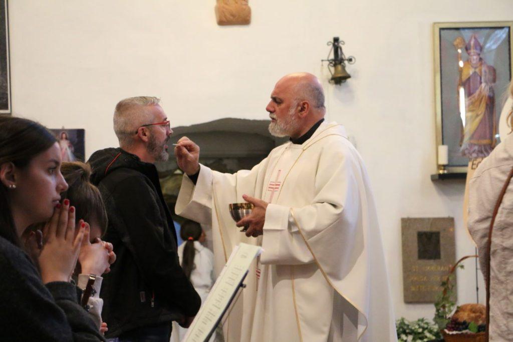 PATER IKE MANDURIĆ S KRIZMANICIMA U MAINZU: Bitno je zajedništvo Hrvata pogotovo u iseljeništvu