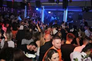 (FOTO) BILA JE TO NOĆ ZA PAMĆENJE: Petar Grašo oduševio publiku u Stuttgartu (FOTO) BILA JE TO NOĆ ZA PAMĆENJE: Petar Grašo oduševio publiku u Stuttgartu