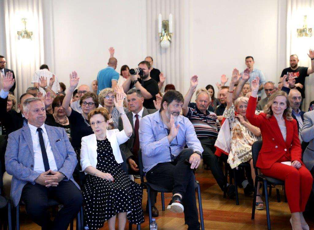 PORUKA SA OSNIVAČKOG SABORA ZAGREBAČKIH SOCIJALDEMOKRATA: Zagreb mora biti brži, jači i moderniji PORUKA SA OSNIVAČKOG SABORA ZAGREBAČKIH SOCIJALDEMOKRATA: Zagreb mora biti brži, jači i moderniji