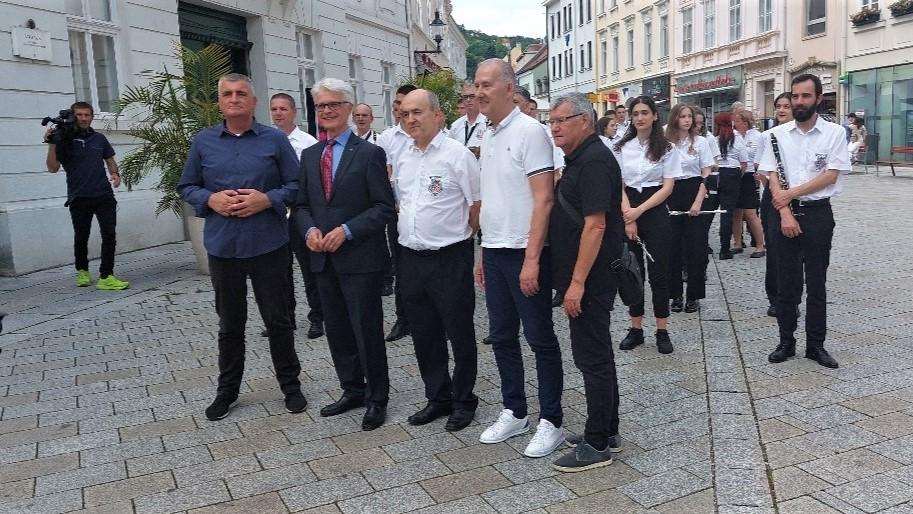 POČELI „DANI ALKE“ U BADENU KOD BEČA: Koncertom Gradske glazbe Sinj u Badenu otvoren trodnevni povijesno-kulturni spektakl