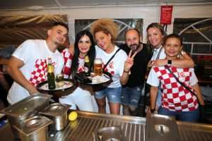 (FOTO) HRVATI ODUŠEVILI U ROTTENBURGU ČAK I POLICAJCE: Croatia Rottenburg tri dana bila u središtu pozornosti 48. Rottenburg Neckar Festivala