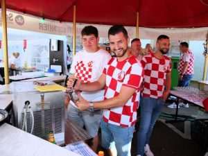 (FOTO) HRVATI ODUŠEVILI U ROTTENBURGU ČAK I POLICAJCE: Croatia Rottenburg tri dana bila u središtu pozornosti 48. Rottenburg Neckar Festivala