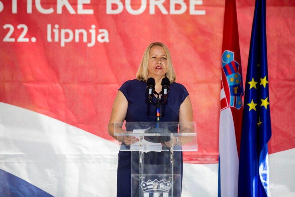 BESRAMAN JEZIK MRŽNJE GRADONAČELNICE SISKA: Hoće li se Milanović distancirati od svoje izaslanice u Brezovici?