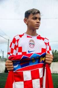 (FOTO) GUBILI ILI POBJEĐIVALI ONI SU UZ HRVATSKU: Brazilski dječaci u hrvatskim dresovima dišu za nogomet i zemlju koju ne poznaju
