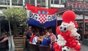 (FOTO I VIDEO) LUDNICA U ROTTERDAMU: Hrvati su ponovno pokazali da su svi kao jedno kad treba stati uz svoje!
