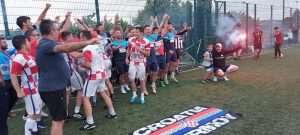 (FOTO/VIDEO) HRVATSKI MALONOGOMETNI TURNIR U IRSKOJ: Slušale se hrvatske navijačke i domoljubne pjesme, a uživalo se u prelijepoj igri