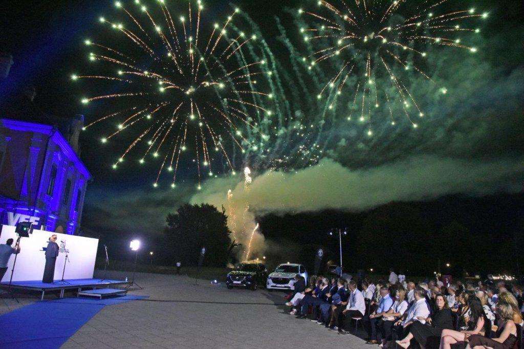 UZ SPEKTAKULARAN VATROMET: Otvoren 17. Vukovarski filmski festival uz glumačku zvijezdu filma "Čarobna frula"