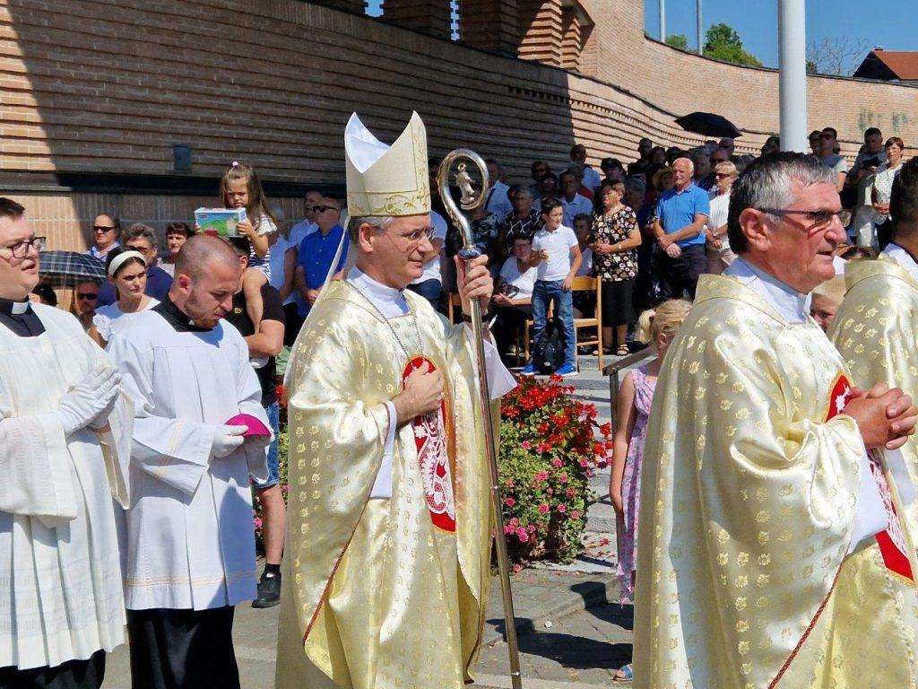 MARIJA BISTRICA: Čovjek bez korijenja i prošlosti, bez osjećaja i pripadnosti narodu i crkvi, ne poznaje niti razumije samoga sebe