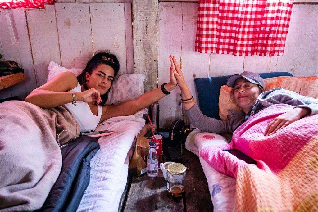 NI KIŠA NI VELIKA VRUĆINA IH ZASAD NIJE ZASMETALA: Osam sudionika crnogorskog natjecanja u ležanju preležalo je već više od 300 sati