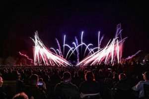 PONAJBOLJI SVJETSKI PIROTEHNIČARI U STUTTGARTU: Vatreni spektakl praćen glazbom na nebu iznad Stuttgarta u povodu 19. Međunarodnog festivala vatrometa