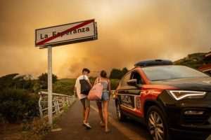 (FOTO) KANARSKI OTOCI: Najmanje 7.000 ljudi evakuirano zbog požara koji je zahvatio Tenerife  