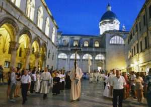 [FOTOGALERIJA] Procesija ulicama Dubrovnika na blagdan Velike Gospe