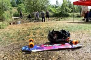 UTRKE LONGBOARDERA: Longboarderi iz Europe okupili se na festivalu ekstremnog sporta u selu ispod Stare planine