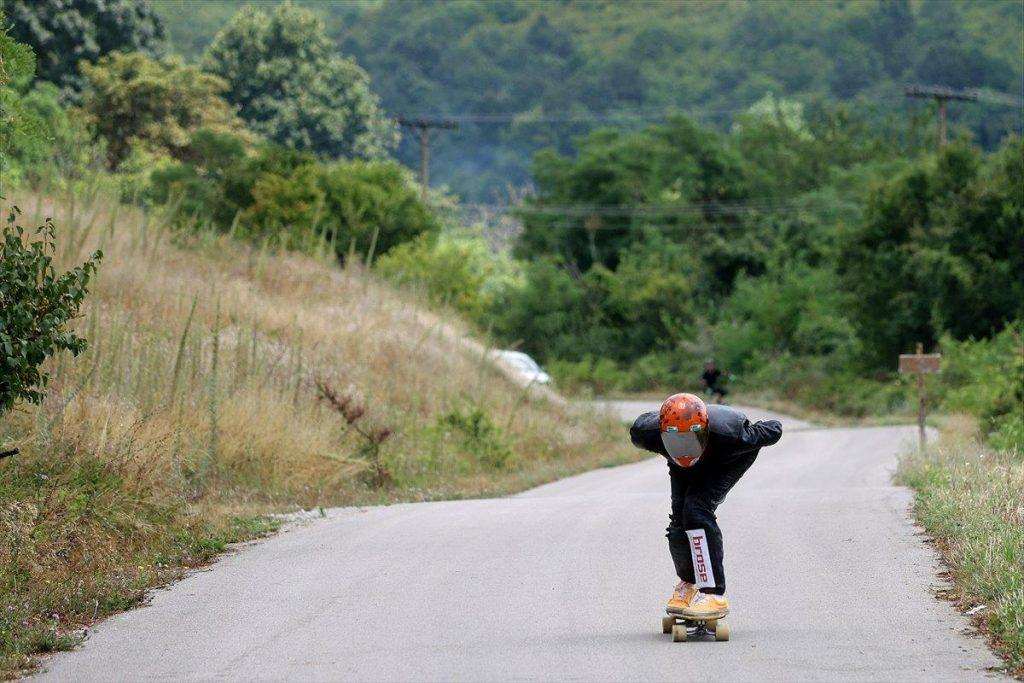 UTRKE LONGBOARDERA: Longboarderi iz Europe okupili se na festivalu ekstremnog sporta u selu ispod Stare planine